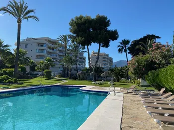 Apartamento en Estepona - DRM102884