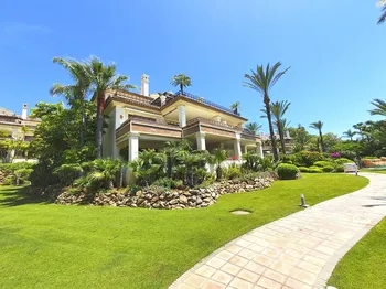 Apartment in Los Monteros - M104104