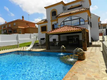 Villa en Los Barrios - M113021