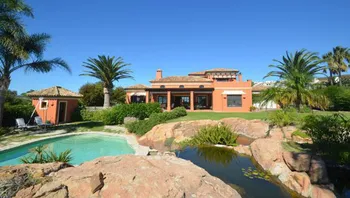 Villa en La Duquesa - M114631