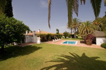 Villa en Guadalmina Baja - M115004