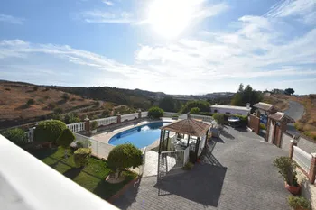 Finca / Country Home in La Cala - M151217