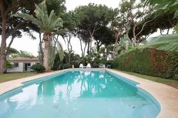 Villa en Puerto de Cabopino - M179387