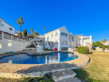 Villa en Torrequebrada - M202749