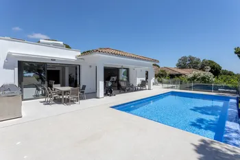 Villa en Artola - M226108