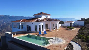 Villa en Arenas - M242012