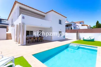 Villa en Nerja - M268011