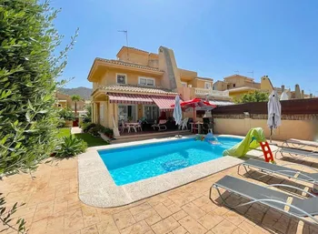 Villa pareada en Benidorm - M275288