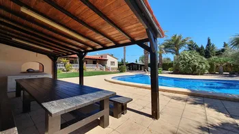 Villa en Catral - M276023