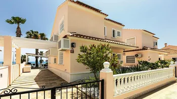 Villa in Torrevieja - M277676