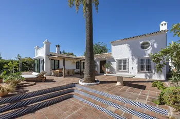 Villa in Guadalmina Baja - M278149