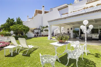 Townhouse in Nueva Andalucía - M280430