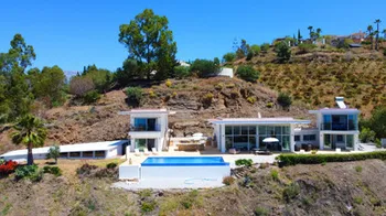 Villa en Sayalonga - M280730