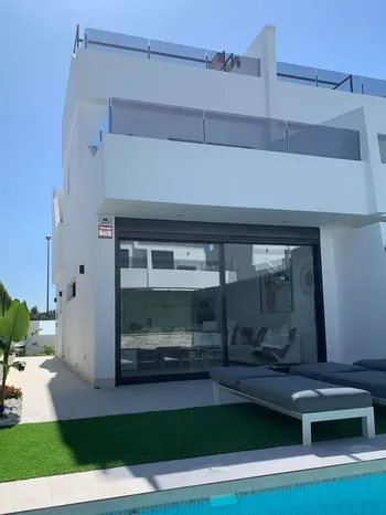 Villa en Los Alcázares - M280795