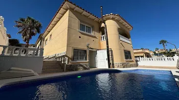 Villa en San Miguel de Salinas - M283864