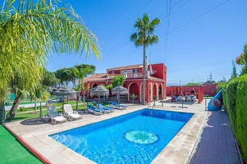 Villa in Alhaurín de la Torre - M056457