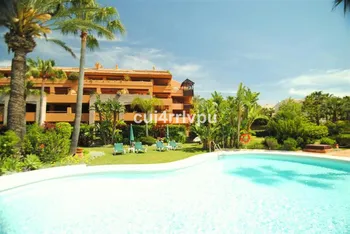 Apartment in Bahía de Marbella - M067704