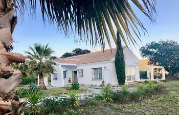 Villa en Moclinejo - M069750