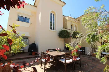 Townhouse in Alhaurín el Grande - M093398