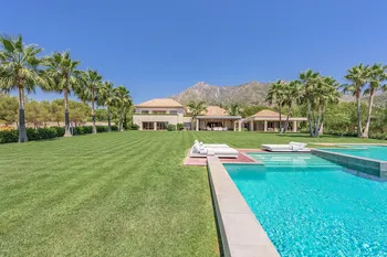 Villa in Marbella - M094656